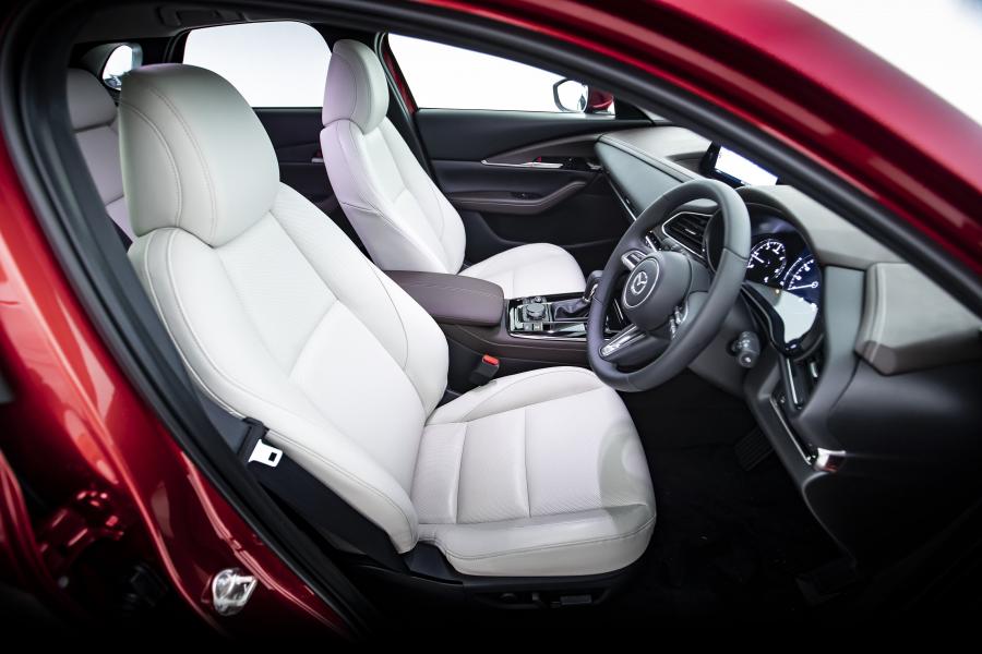 Интерьер Mazda CX-30 2019 года  (JP) (фото 10 из 37)
